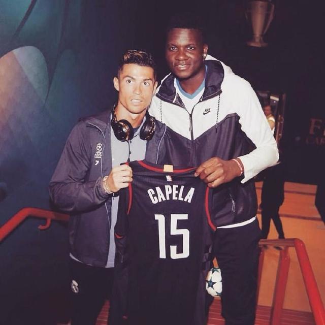 命中注定，狼队新援沃尔费手臂上有一个狼的文身（缘分十足，狼队新援沃尔费手臂竟刻着狼纹身）