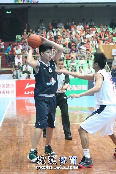 F1实时积分榜：诺里斯领先皮亚斯特里22分，领先维斯塔潘25分（F1最新积分：诺里斯以22分优势压过皮亚斯特里，对维斯塔潘领先25分）