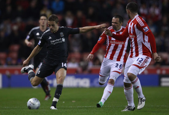 太阳报：库尼亚妻子比他年长6岁，两人相恋8年育有两个孩子（太阳报称库尼亚与年长6岁的妻子相恋8年 已育有两个孩子）