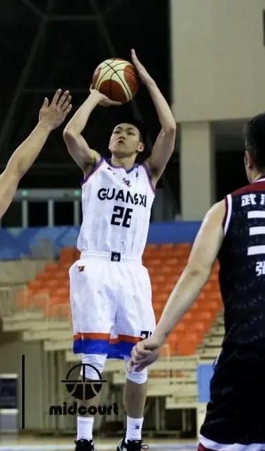 阿斯：曼城派球探考察埃尔切20岁中场罗德里戈-门多萨（阿斯：曼城派出球探考察埃尔切20岁中场新星罗德里戈·门多萨）