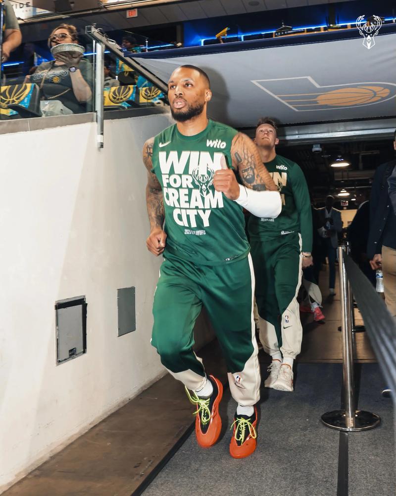 ATP年终总决赛｜阿尔卡拉斯又赢一次！提前锁定年终世界第一（ATP年终总决赛：阿尔卡拉斯再度取胜，提前锁定年终世界第一）