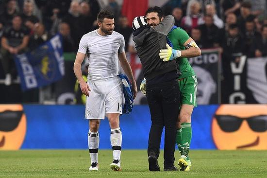 德转列英超不含BIG6球员最贵阵：吉马良斯、托纳利7500万领衔（德转评英超非BIG6最贵阵容：吉马良斯、托纳利以7500万领衔）