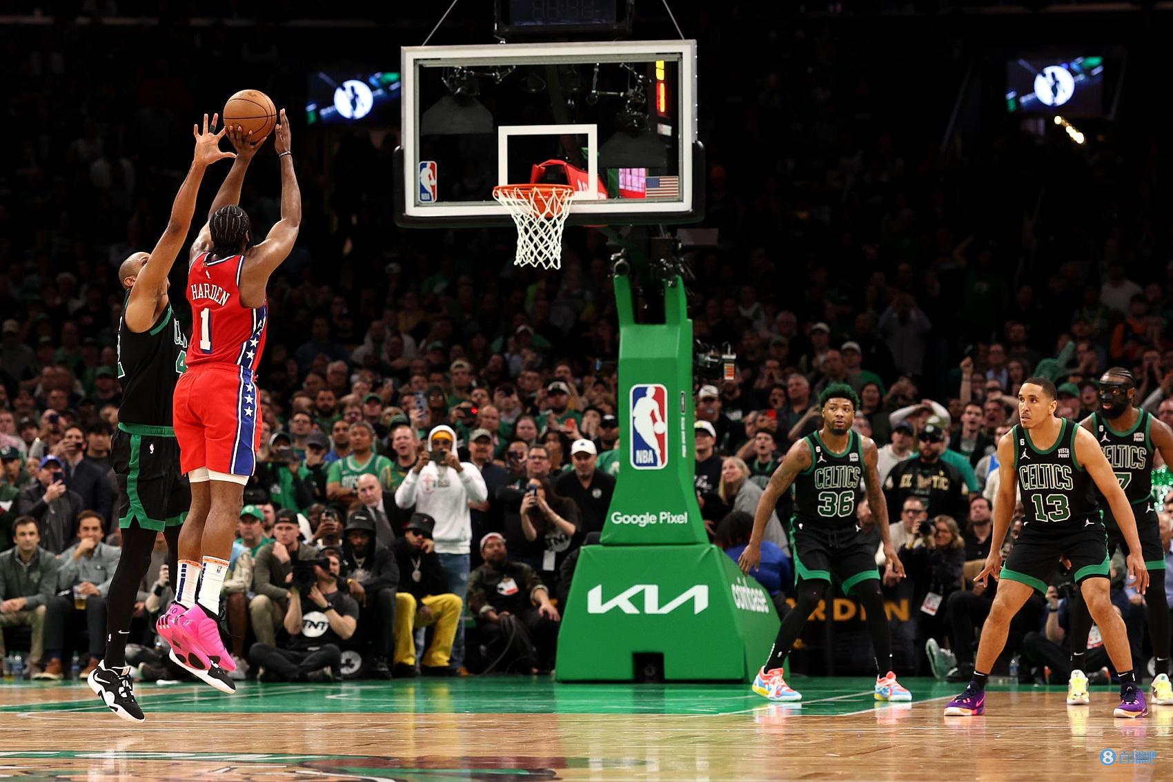 约基奇生涯3次100%命中率砍25+，历史上仅张伯伦更多（约基奇三度以100%命中率拿下25+，历史仅次张伯伦）