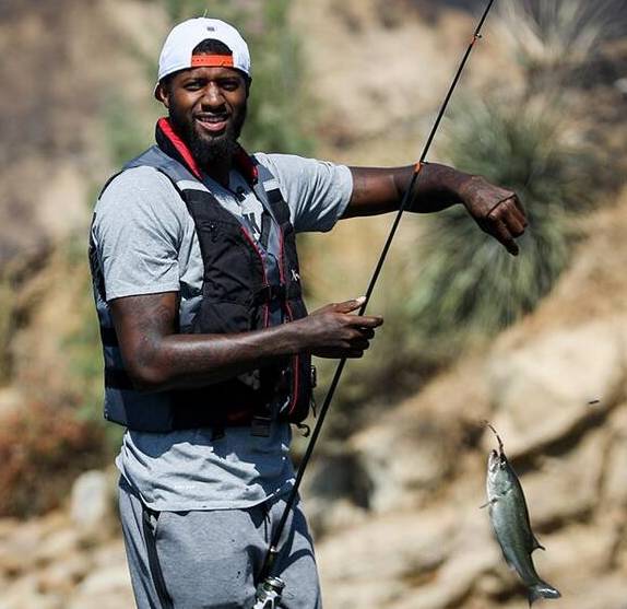 球队抓住每一个反击机会（球队不放过任何反击良机）