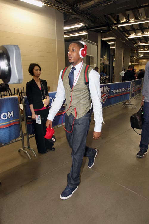 大巴黎官方：舍瓦利耶脚踝受伤接受治疗，杜埃正在恢复阶段（巴黎圣日耳曼官宣：舍瓦利耶脚踝伤已接受治疗，杜埃正处恢复期）